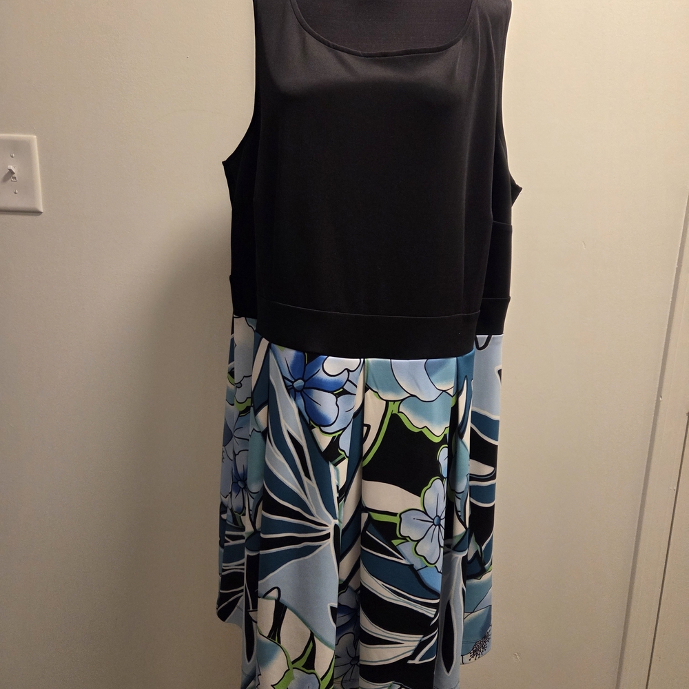 New Danny & Nicole Black and Blue Floral Midi Dress